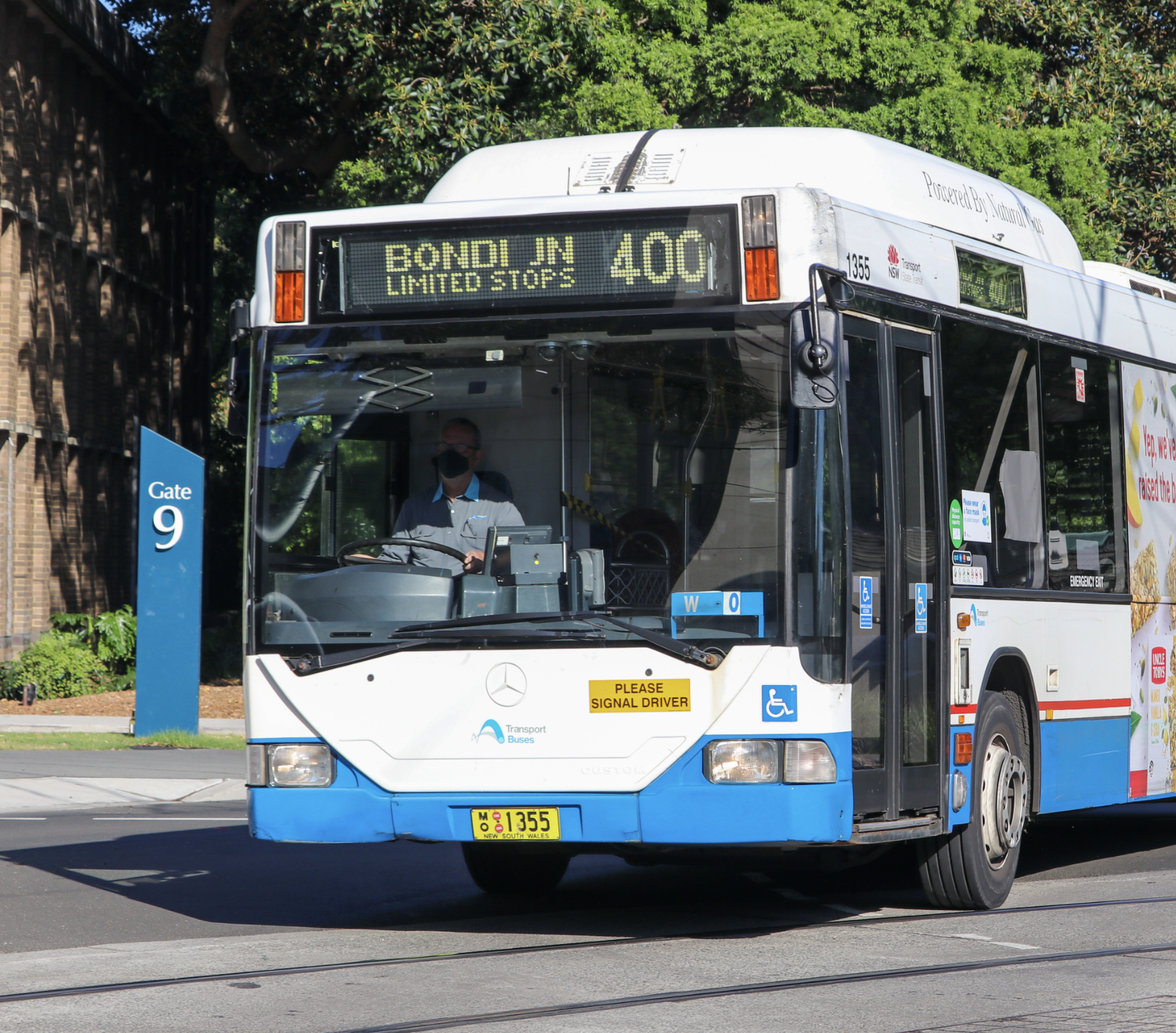 Bus 400 Bondi Junction